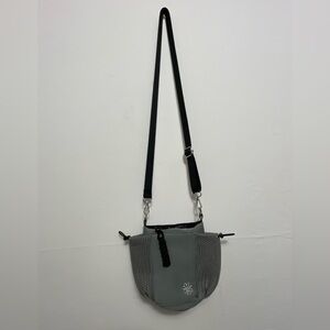 Denise Austin Gray Mesh Crossbody “Fit & Fabulous”(B29)✨